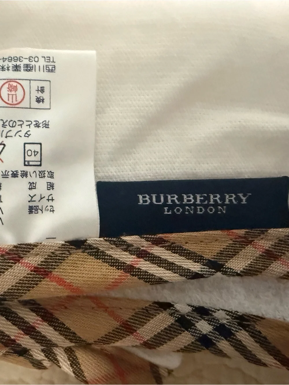 Burberrys Vintage White XL 💯 Cotton Towel with Signature Check Trim! NWB